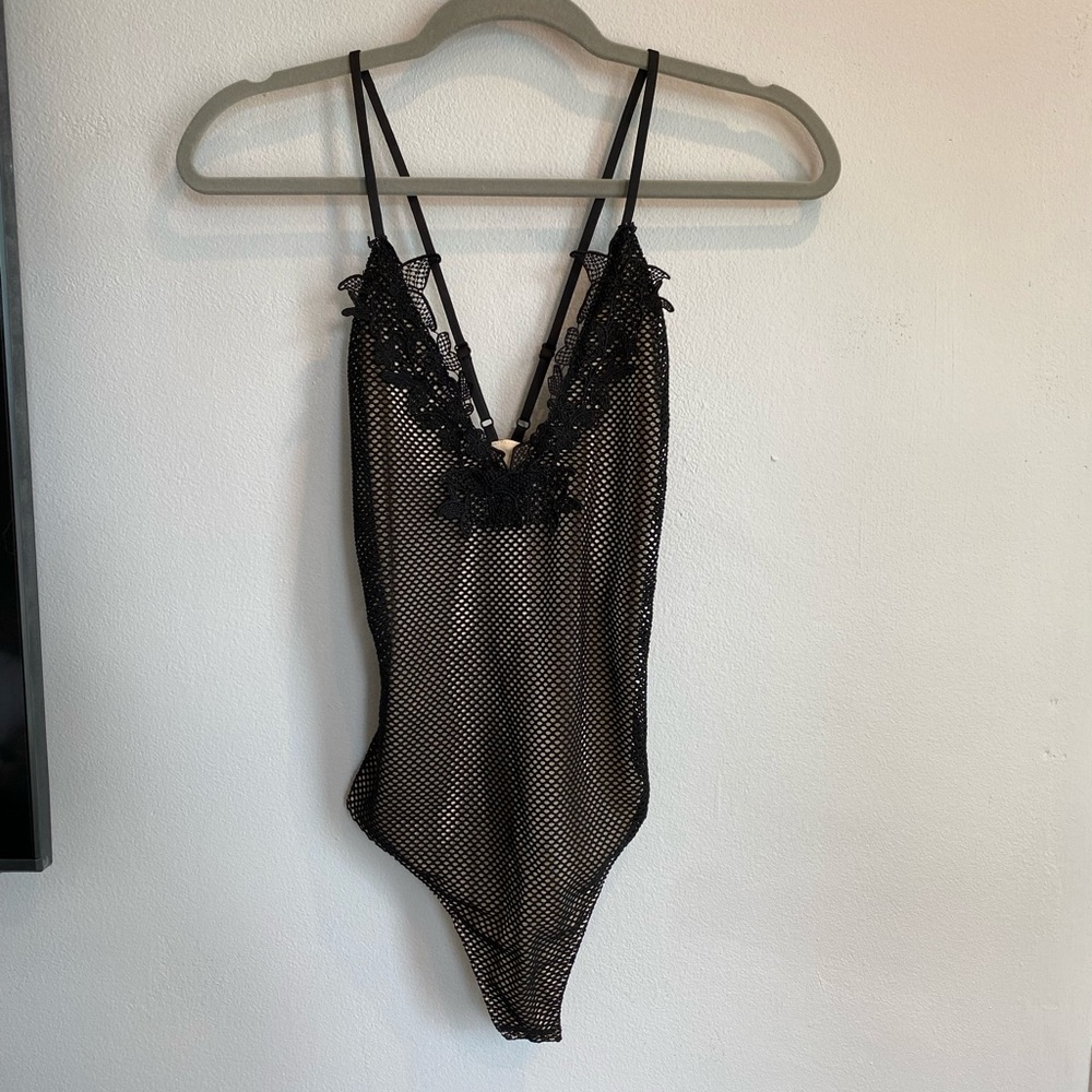 NWT Express Mesh Appliqué Thong Body Suit
